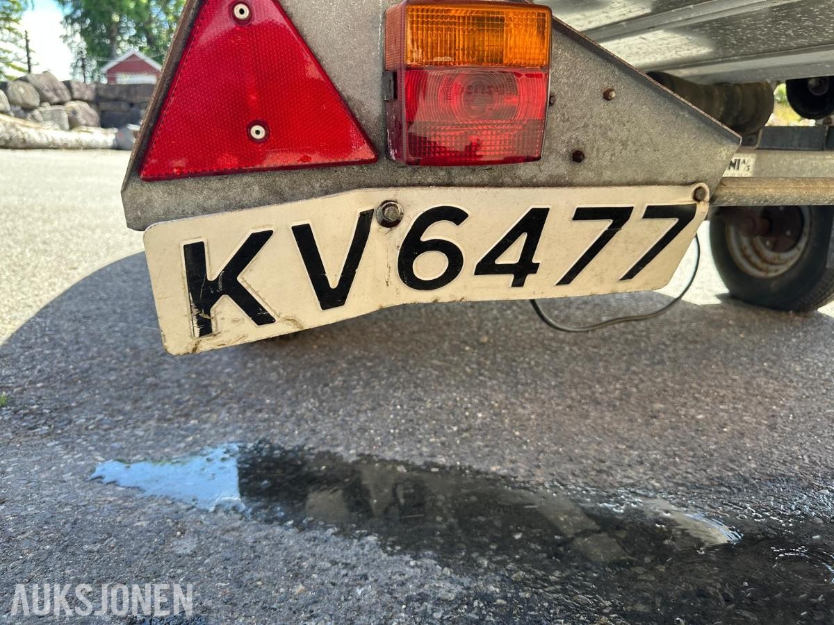2001 Linder Sportsmann 400 båt med henger og motor